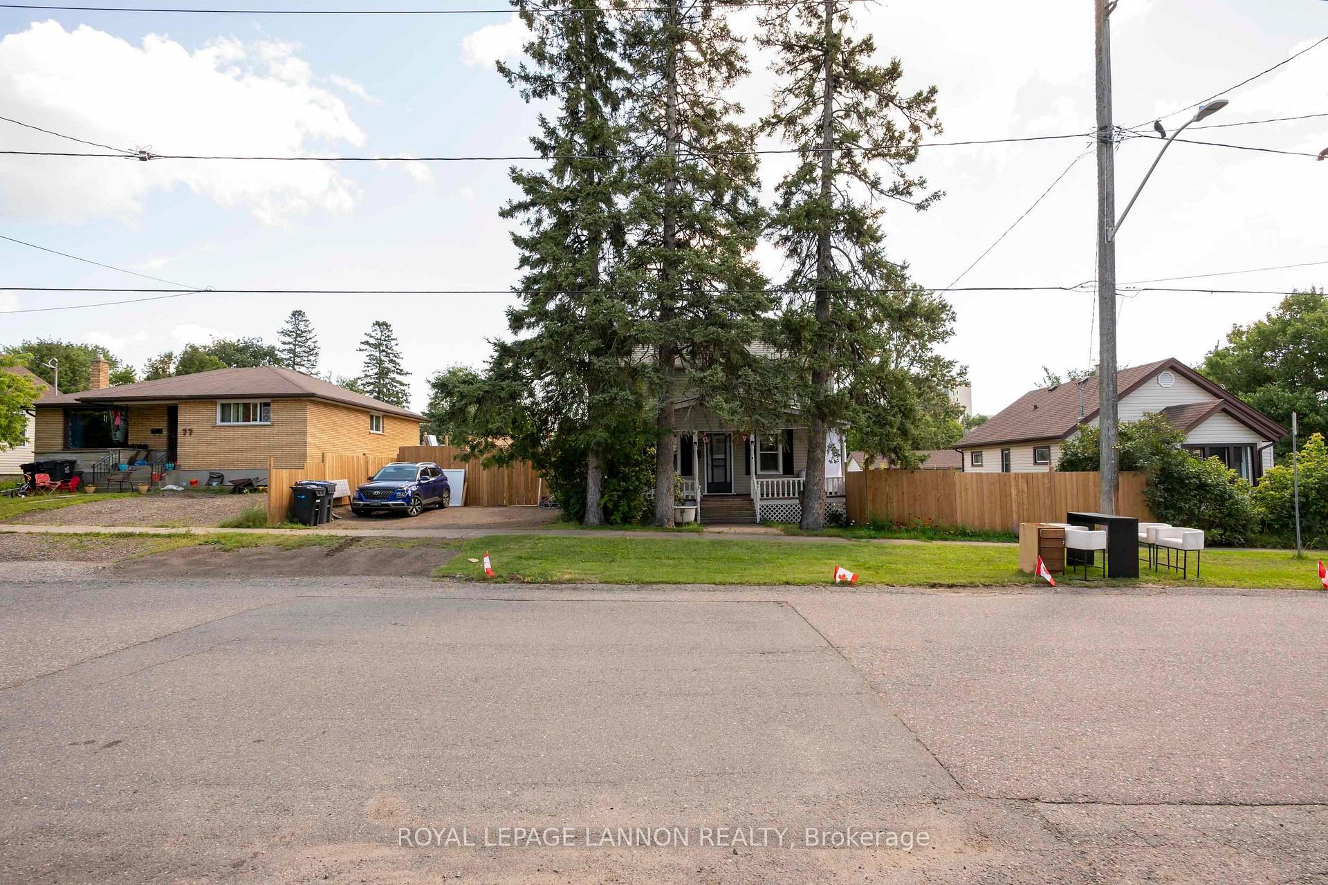 Photo 2 of 73 Empress Ave N, Thunder Bay, College Heights — HOMEH