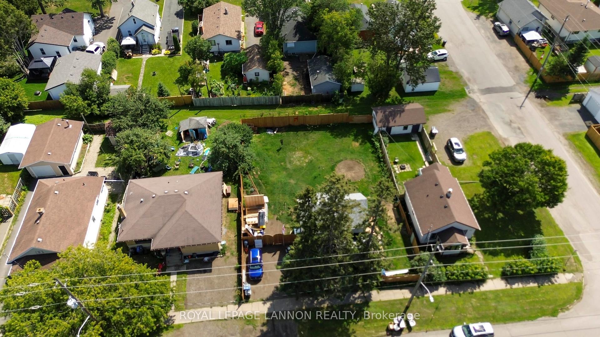 Photo 4 of 73 Empress Ave N, Thunder Bay, College Heights — HOMEH