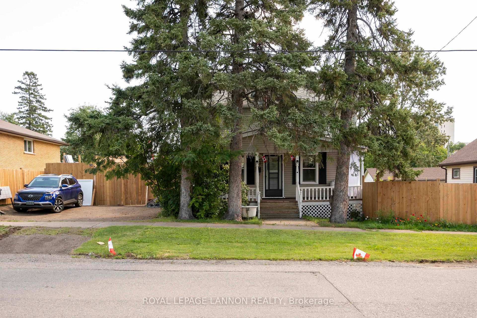 Photo 6 of 73 Empress Ave N, Thunder Bay, College Heights — HOMEH