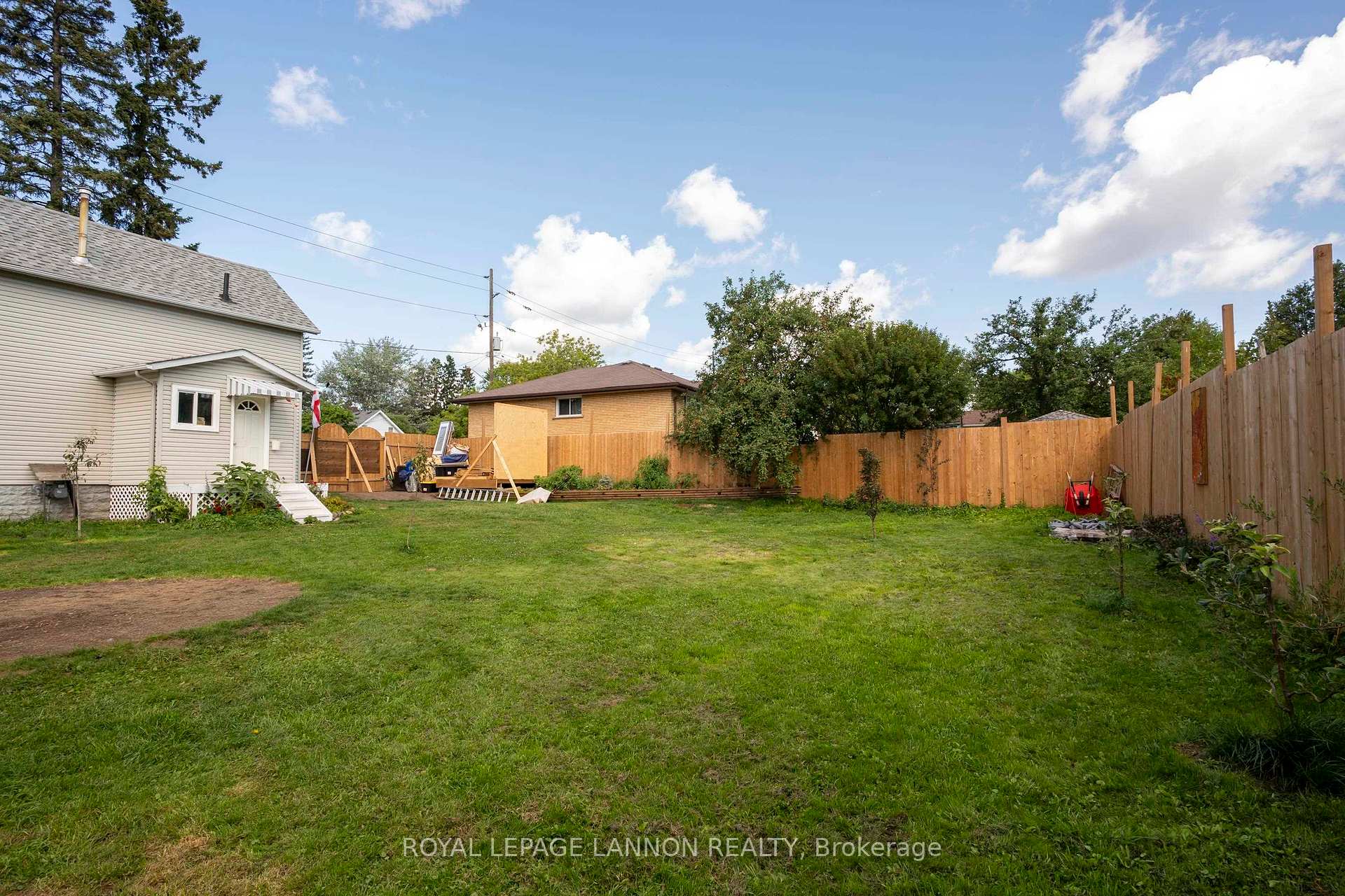 Photo 10 of 73 Empress Ave N, Thunder Bay, College Heights — HOMEH
