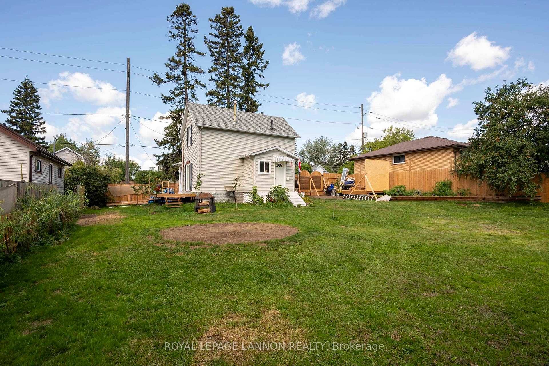 Photo 11 of 73 Empress Ave N, Thunder Bay, College Heights — HOMEH