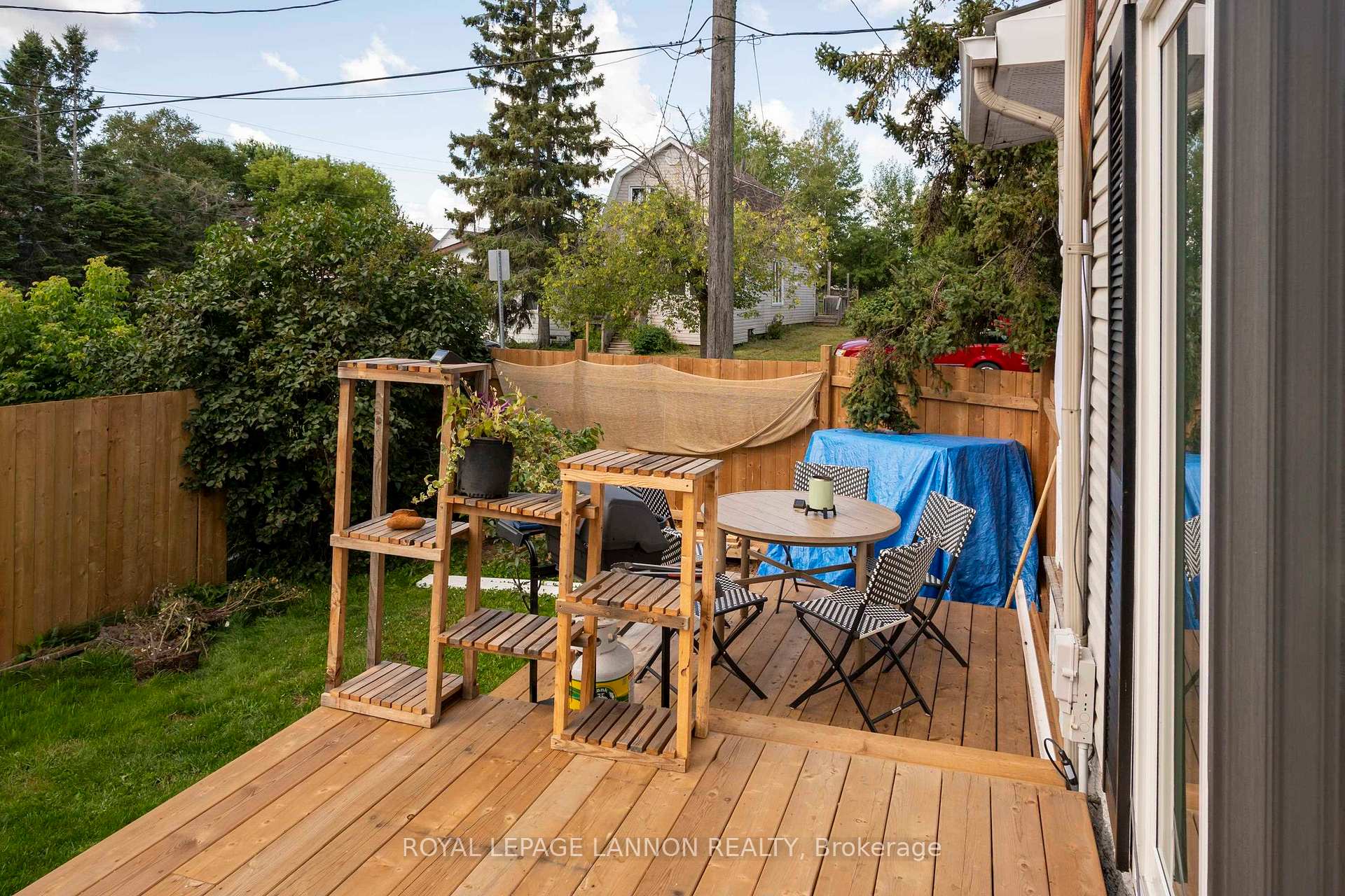Photo 14 of 73 Empress Ave N, Thunder Bay, College Heights — HOMEH
