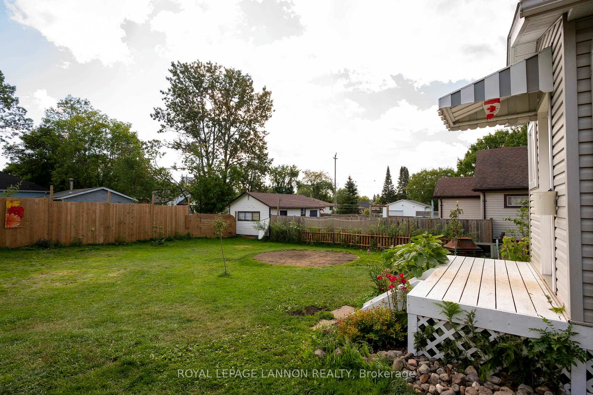 Photo 16 of 73 Empress Ave N, Thunder Bay, College Heights — HOMEH