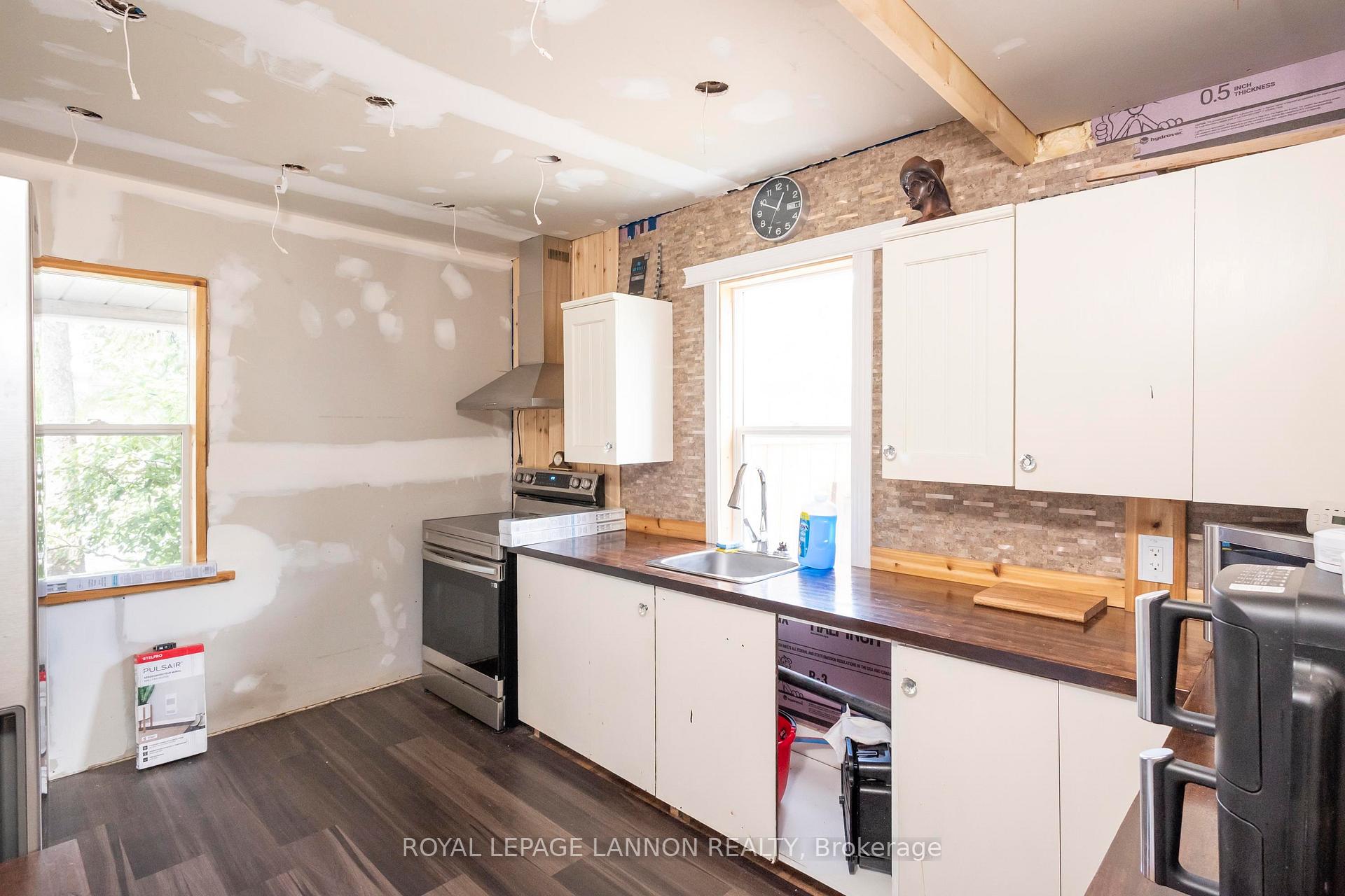 Photo 22 of 73 Empress Ave N, Thunder Bay, College Heights — HOMEH
