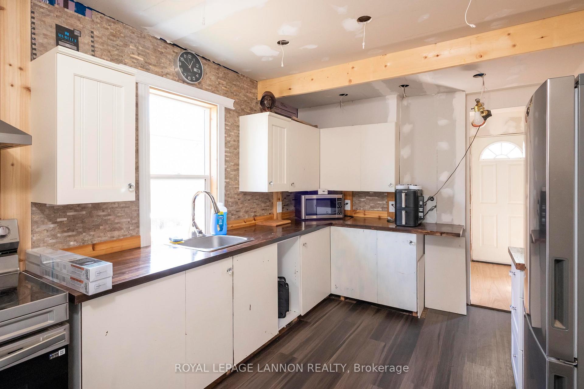Photo 24 of 73 Empress Ave N, Thunder Bay, College Heights — HOMEH