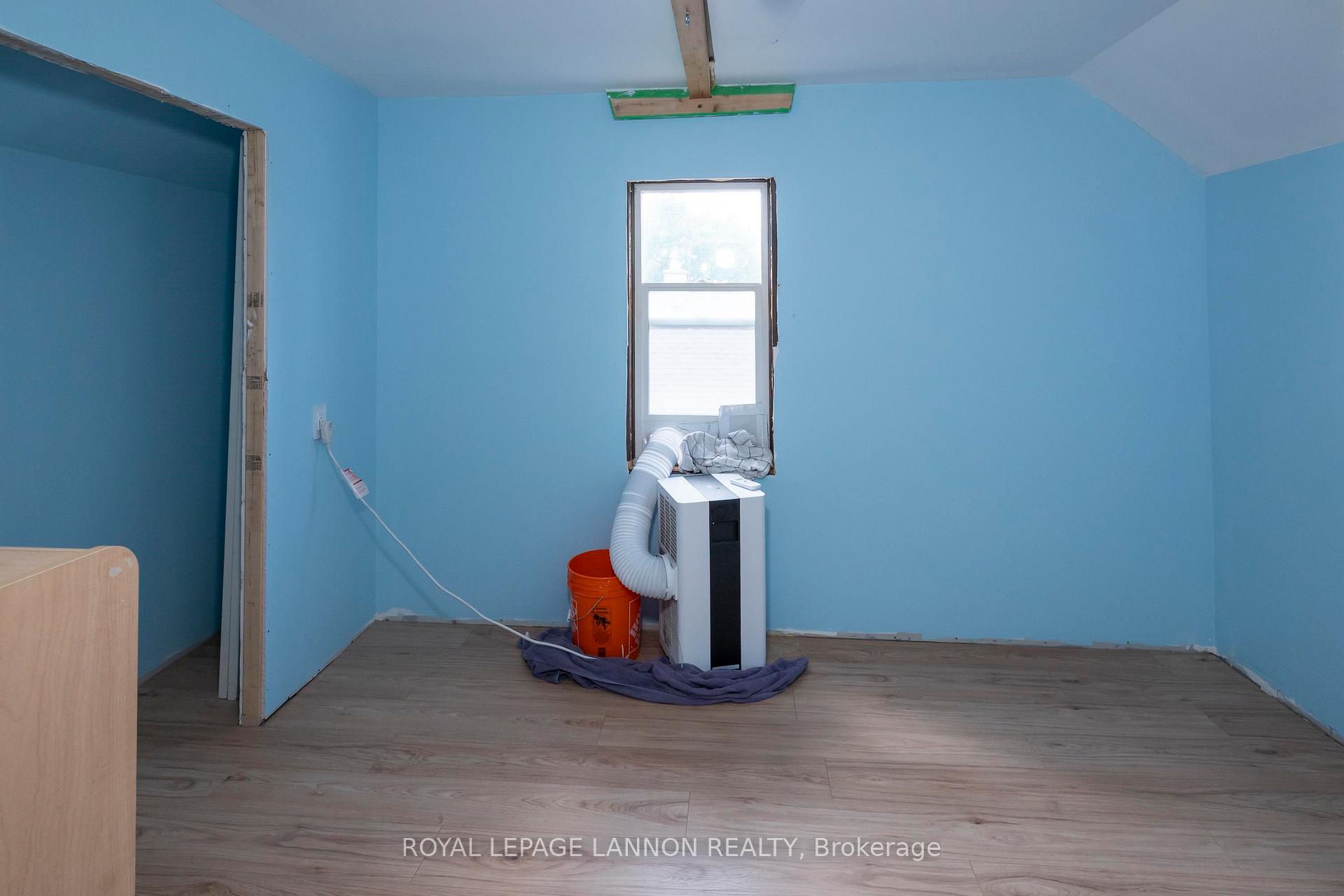 Photo 30 of 73 Empress Ave N, Thunder Bay, College Heights — HOMEH