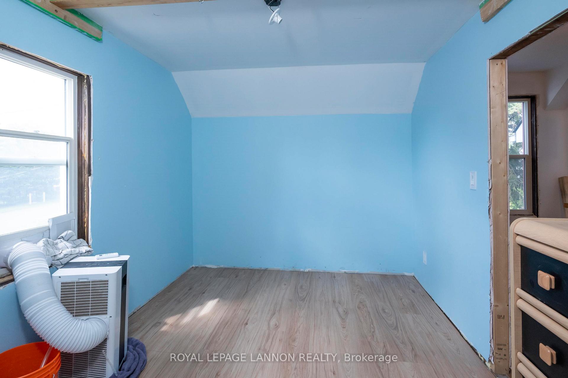 Photo 31 of 73 Empress Ave N, Thunder Bay, College Heights — HOMEH
