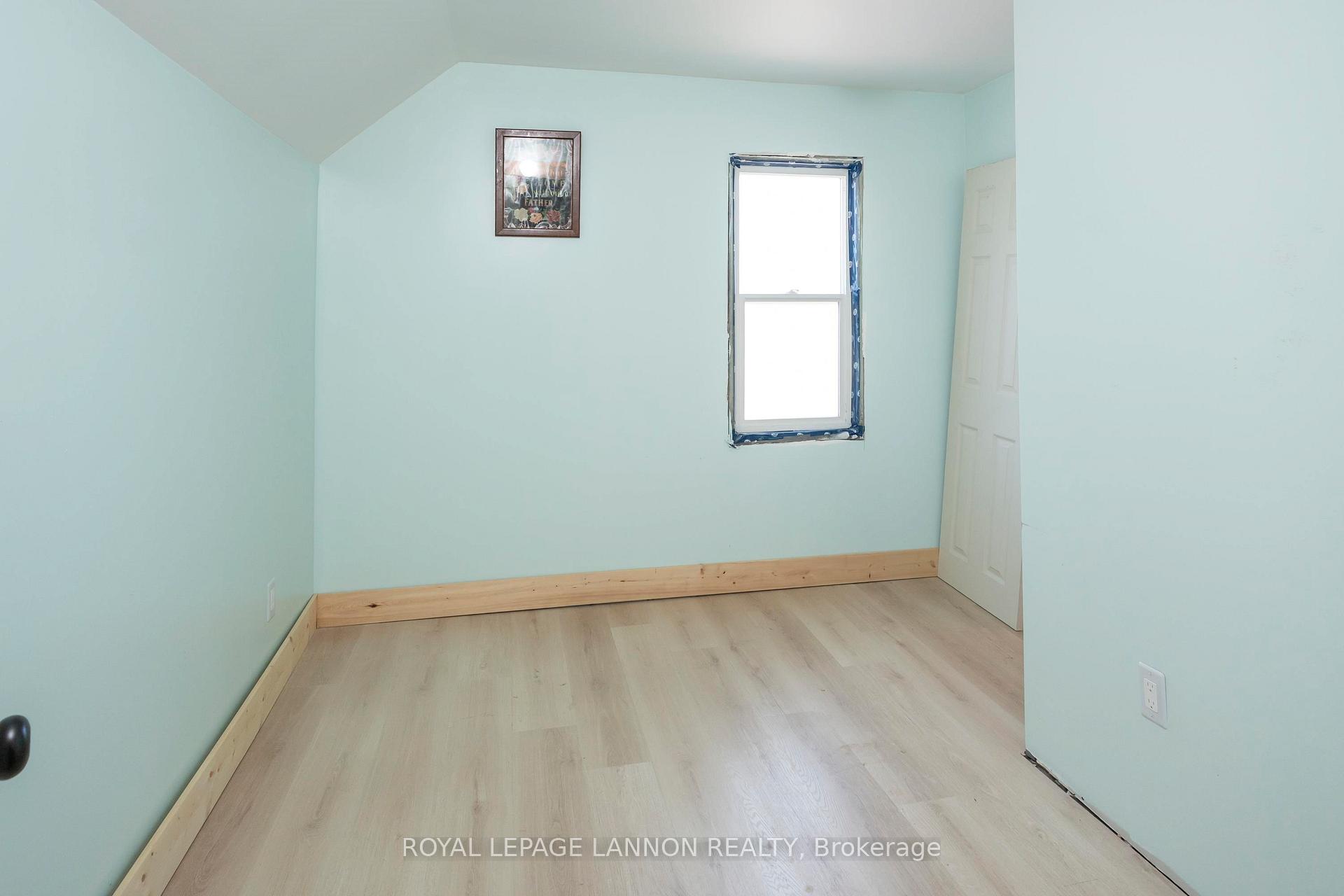 Photo 34 of 73 Empress Ave N, Thunder Bay, College Heights — HOMEH