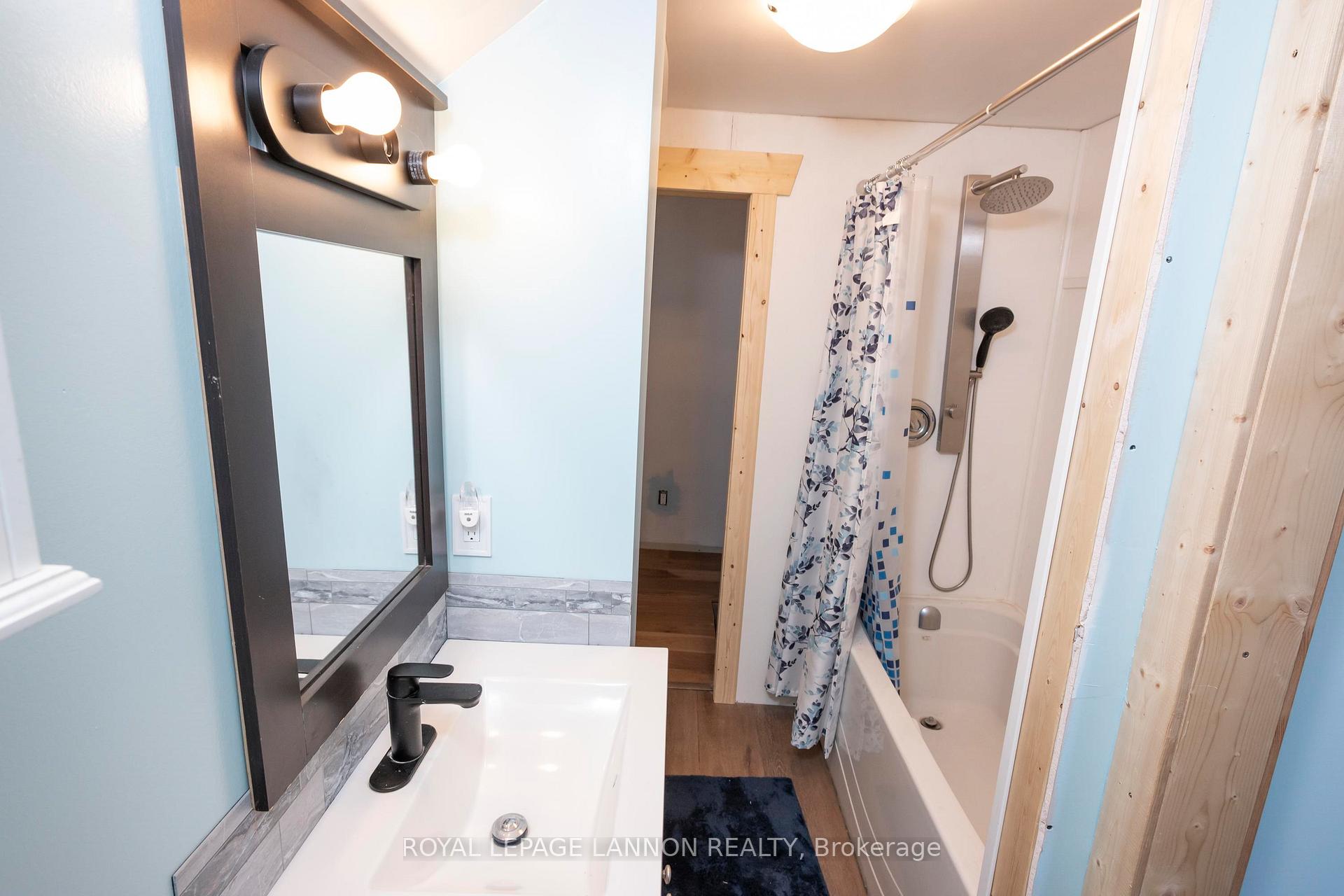 Photo 36 of 73 Empress Ave N, Thunder Bay, College Heights — HOMEH