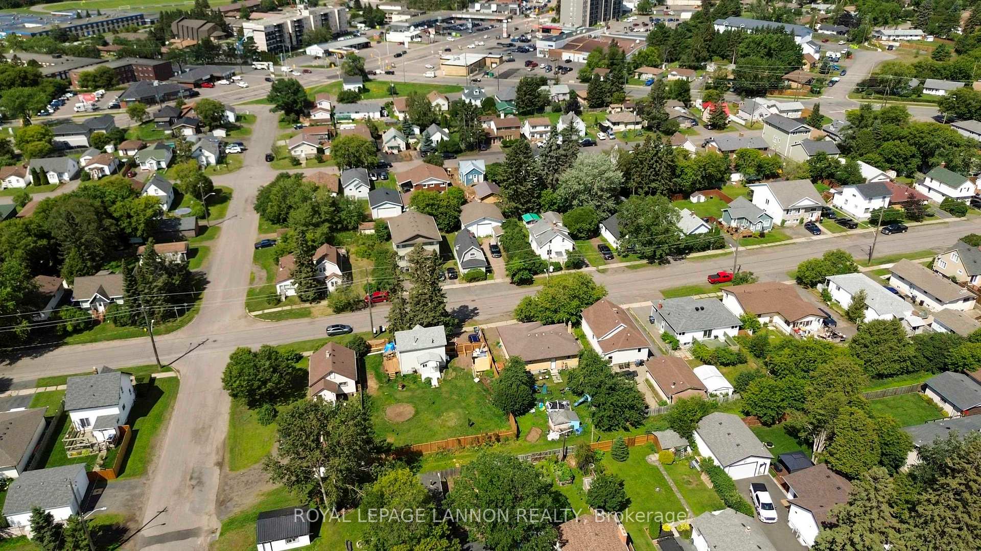 Photo 40 of 73 Empress Ave N, Thunder Bay, College Heights — HOMEH