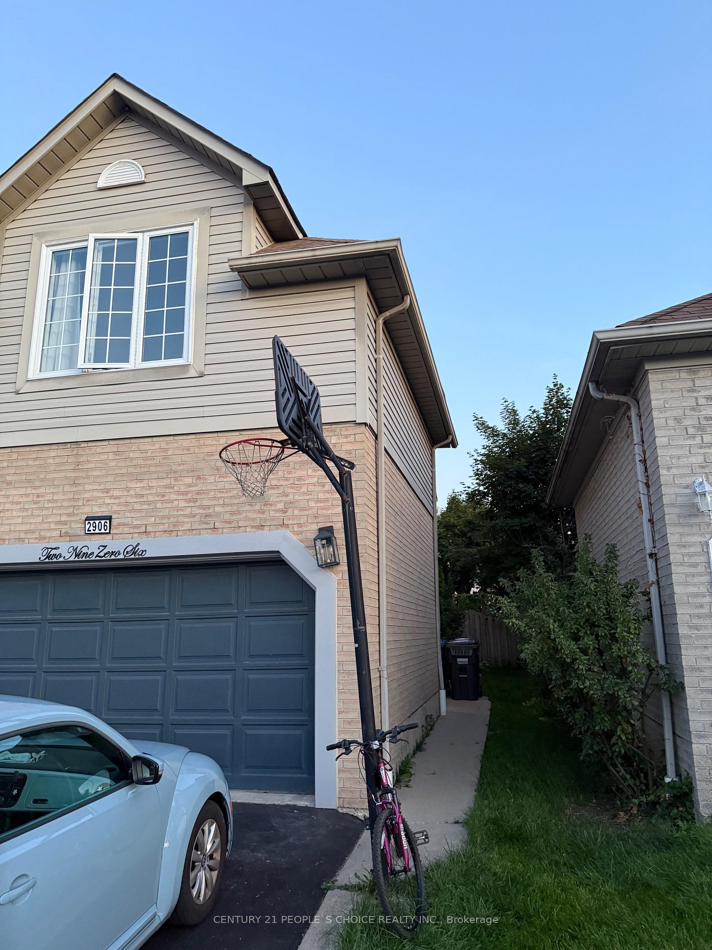 Photo 2 of Unit BSMT, 2906 Peacock Drive, Mississauga, Central Erin Mills — HOMEH