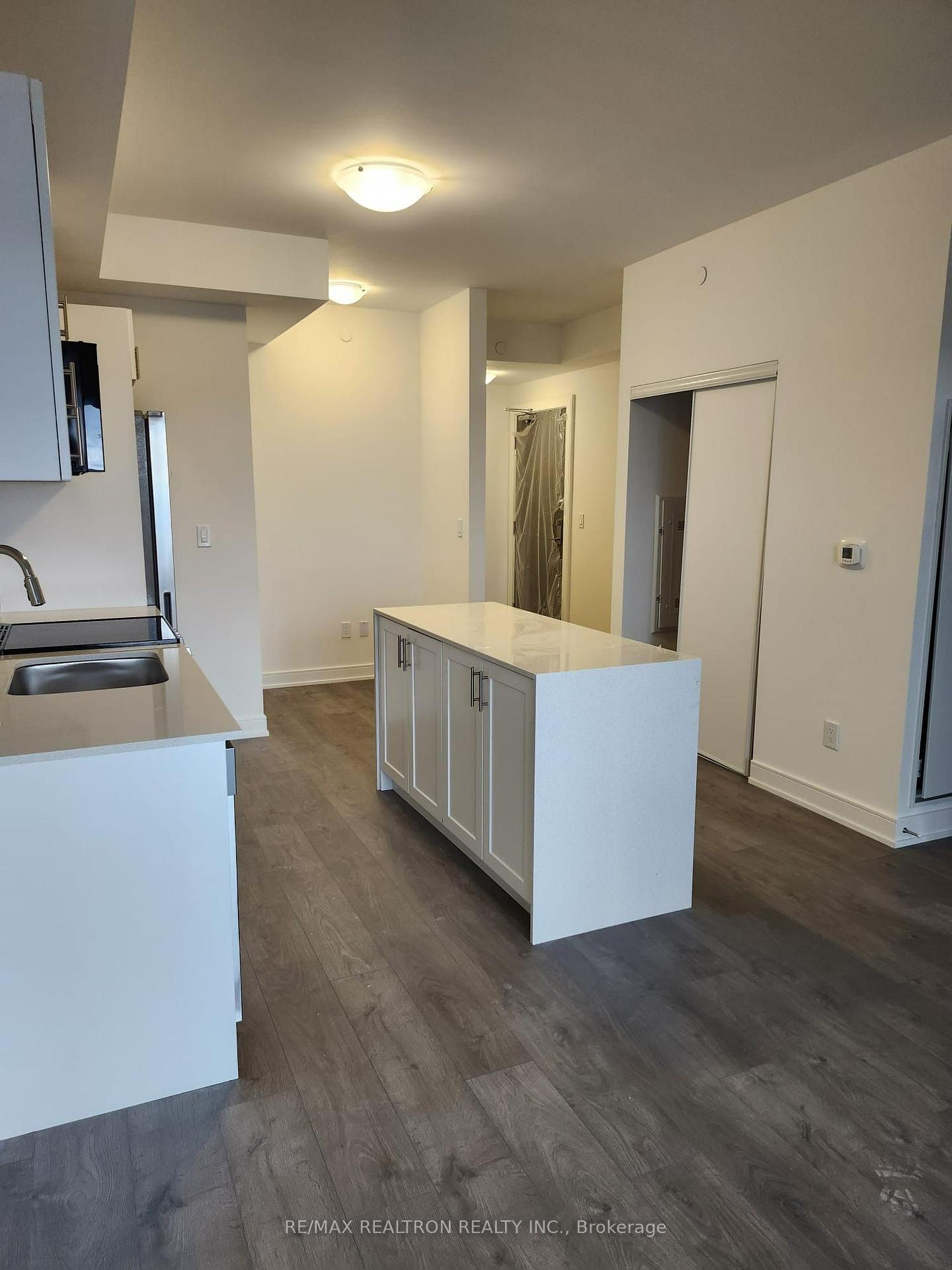 Photo 4 of Unit A1309, 705 Davis Drive, Newmarket, Huron Heights-Leslie Valley — HOMEH
