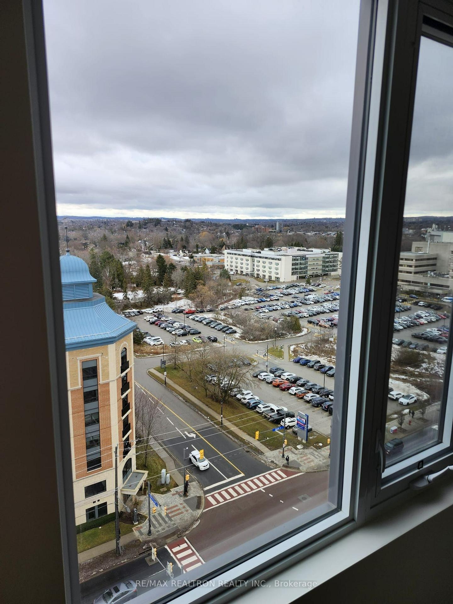 Photo 11 of Unit A1309, 705 Davis Drive, Newmarket, Huron Heights-Leslie Valley — HOMEH