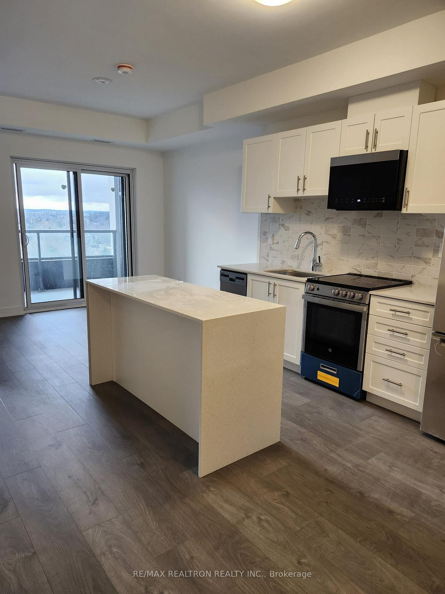 Photo 15 of Unit A1309, 705 Davis Drive, Newmarket, Huron Heights-Leslie Valley — HOMEH