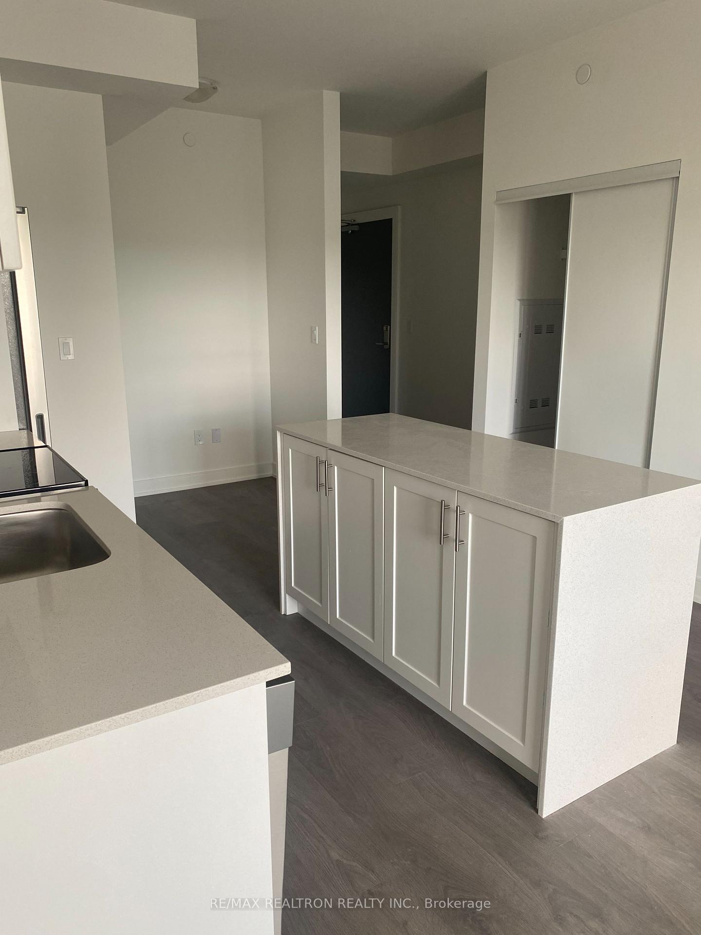 Photo 2 of Unit A1309, 705 Davis Drive, Newmarket, Huron Heights-Leslie Valley — HOMEH