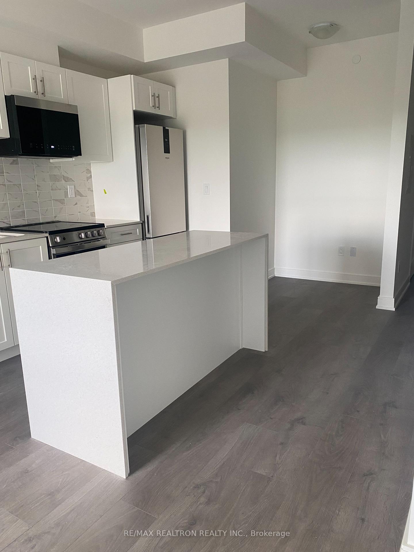 Photo 3 of Unit A1309, 705 Davis Drive, Newmarket, Huron Heights-Leslie Valley — HOMEH
