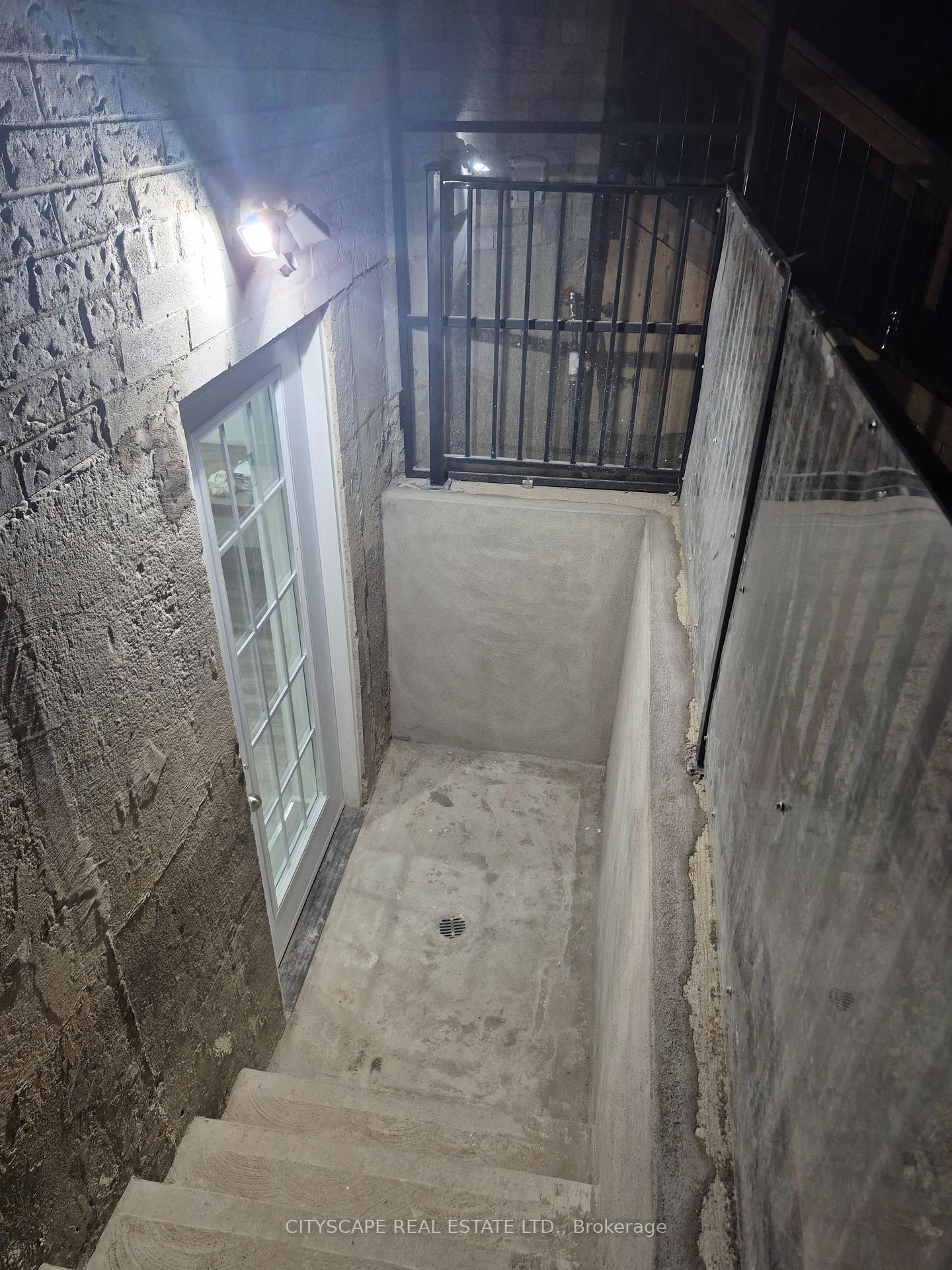Photo 2 of Unit Bsmt, 1667 Summergrove Crescent, Mississauga, East Credit — HOMEH