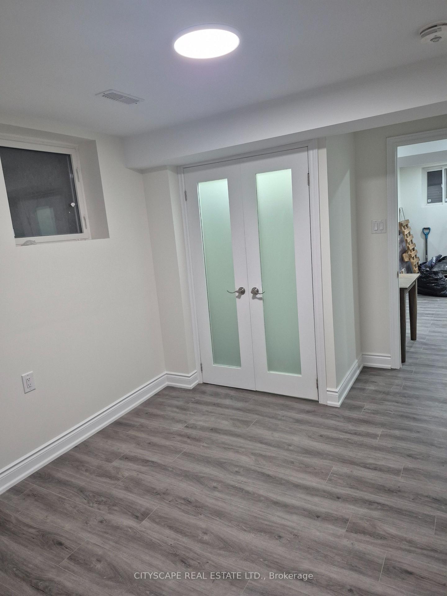 Photo 4 of Unit Bsmt, 1667 Summergrove Crescent, Mississauga, East Credit — HOMEH