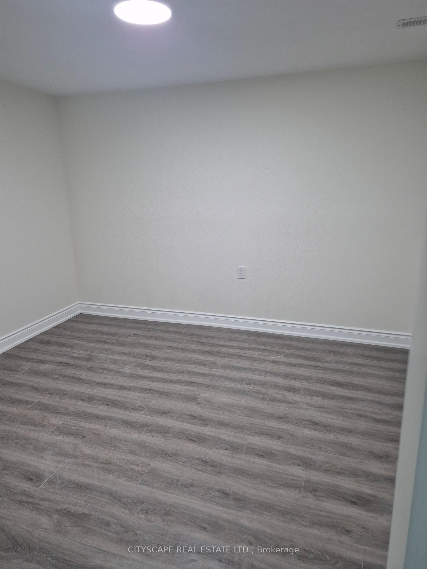 Photo 5 of Unit Bsmt, 1667 Summergrove Crescent, Mississauga, East Credit — HOMEH