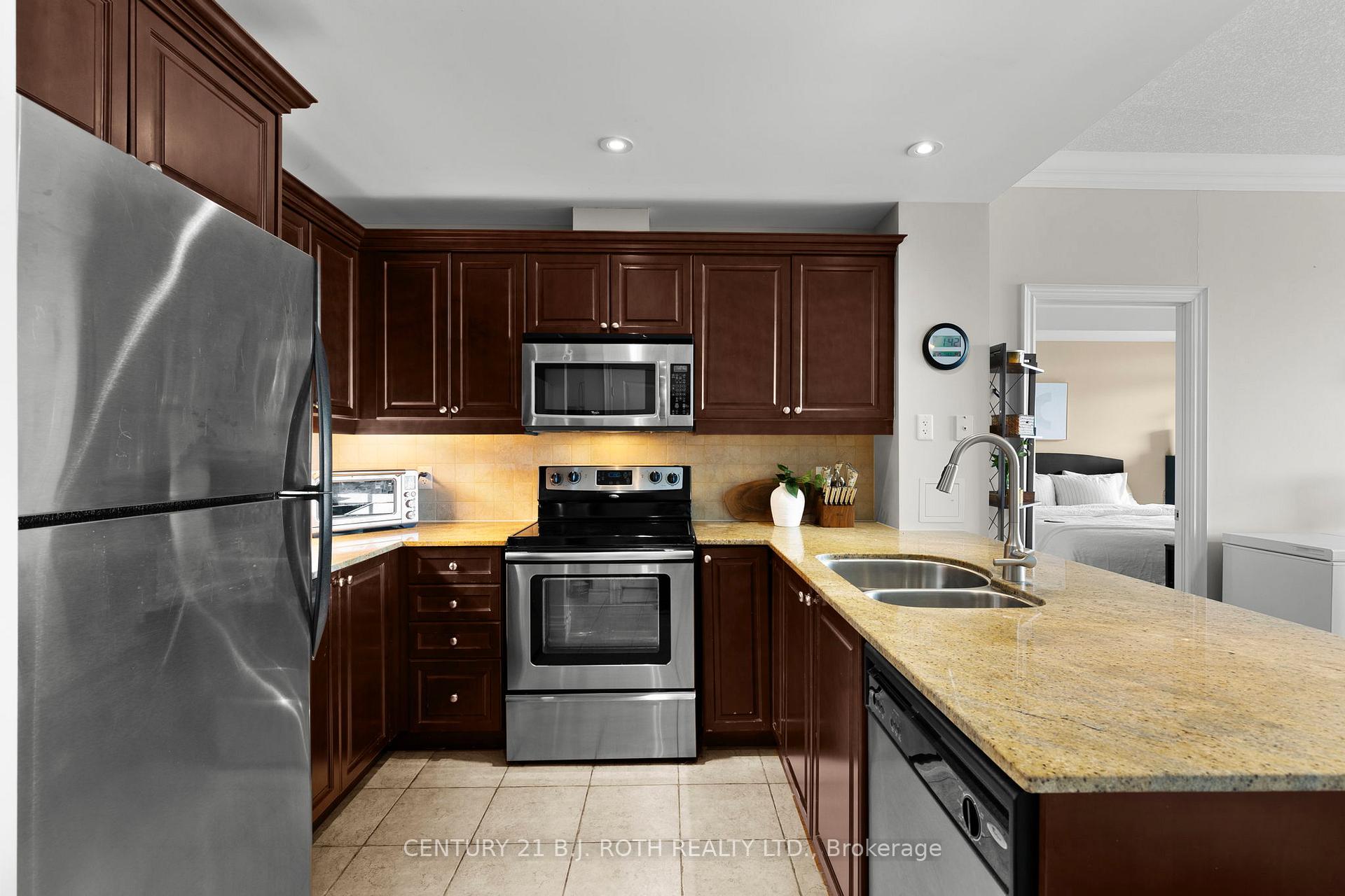 Photo 6 of Unit 1310, 37 Ellen Street, Barrie, City Centre — HOMEH