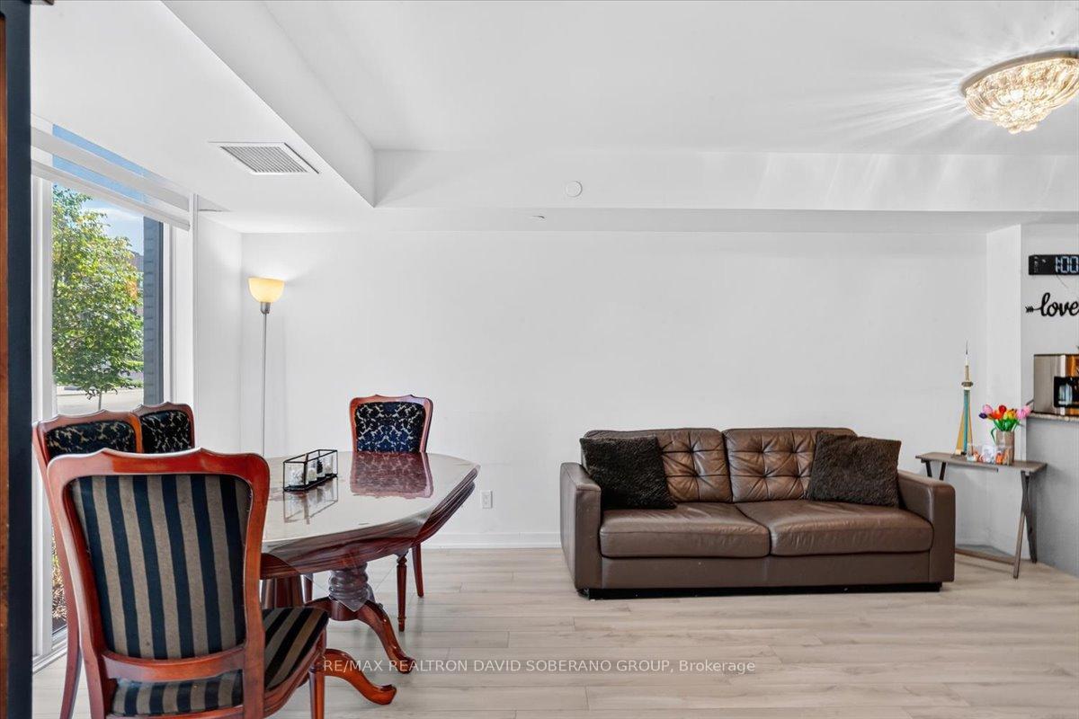 Photo 7 of Unit 4, 112 Varna Drive, Toronto, Englemount-Lawrence — HOMEH