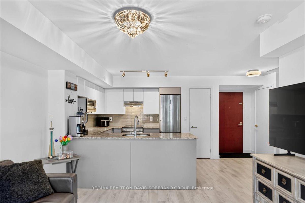 Photo 9 of Unit 4, 112 Varna Drive, Toronto, Englemount-Lawrence — HOMEH