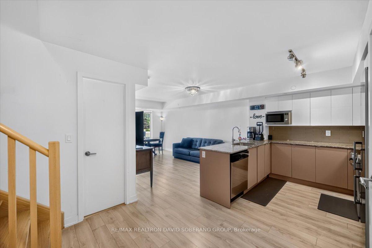 Photo 11 of Unit 4, 112 Varna Drive, Toronto, Englemount-Lawrence — HOMEH