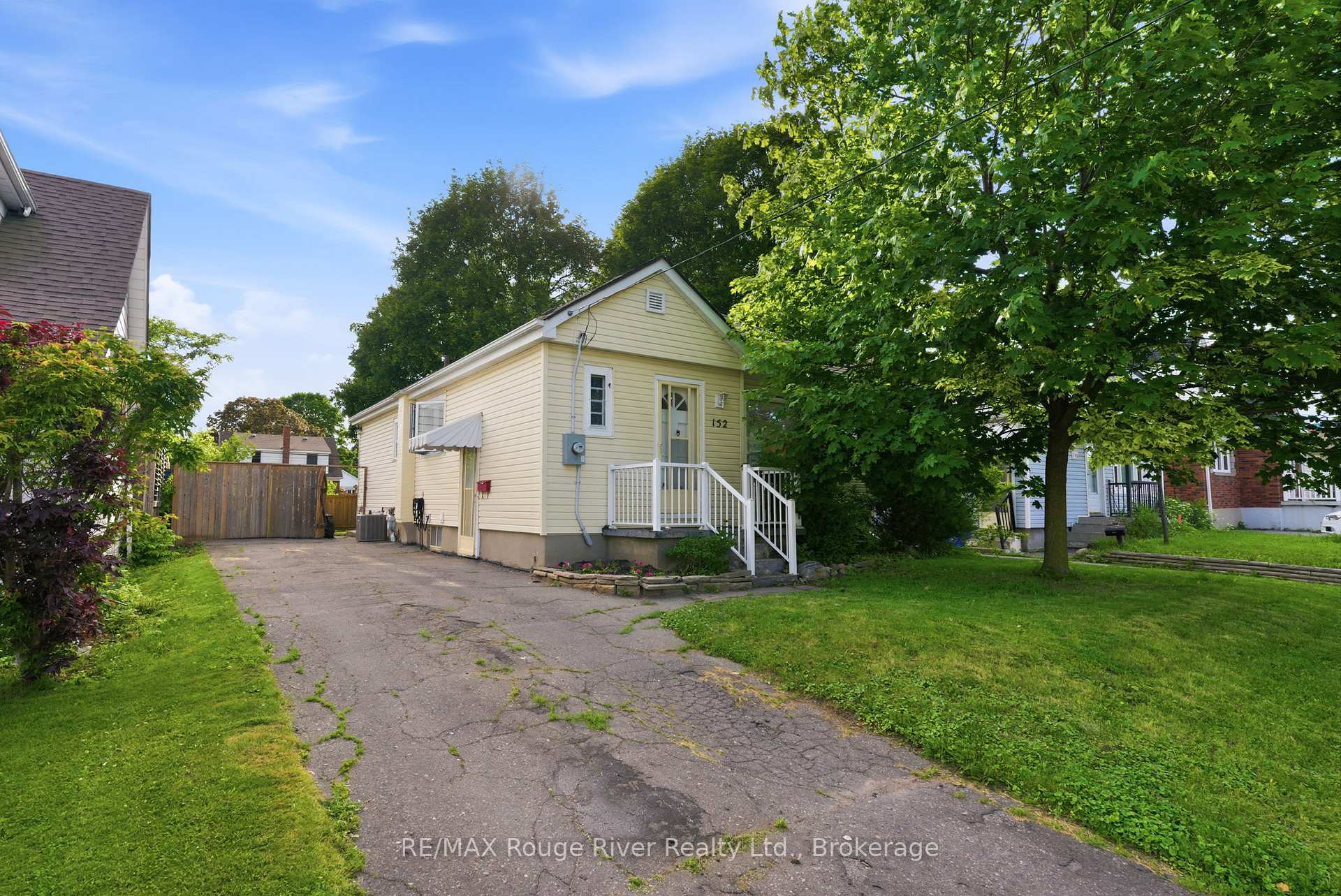 Photo 2 of 152 Wilson Road S, Oshawa, Donevan — HOMEH