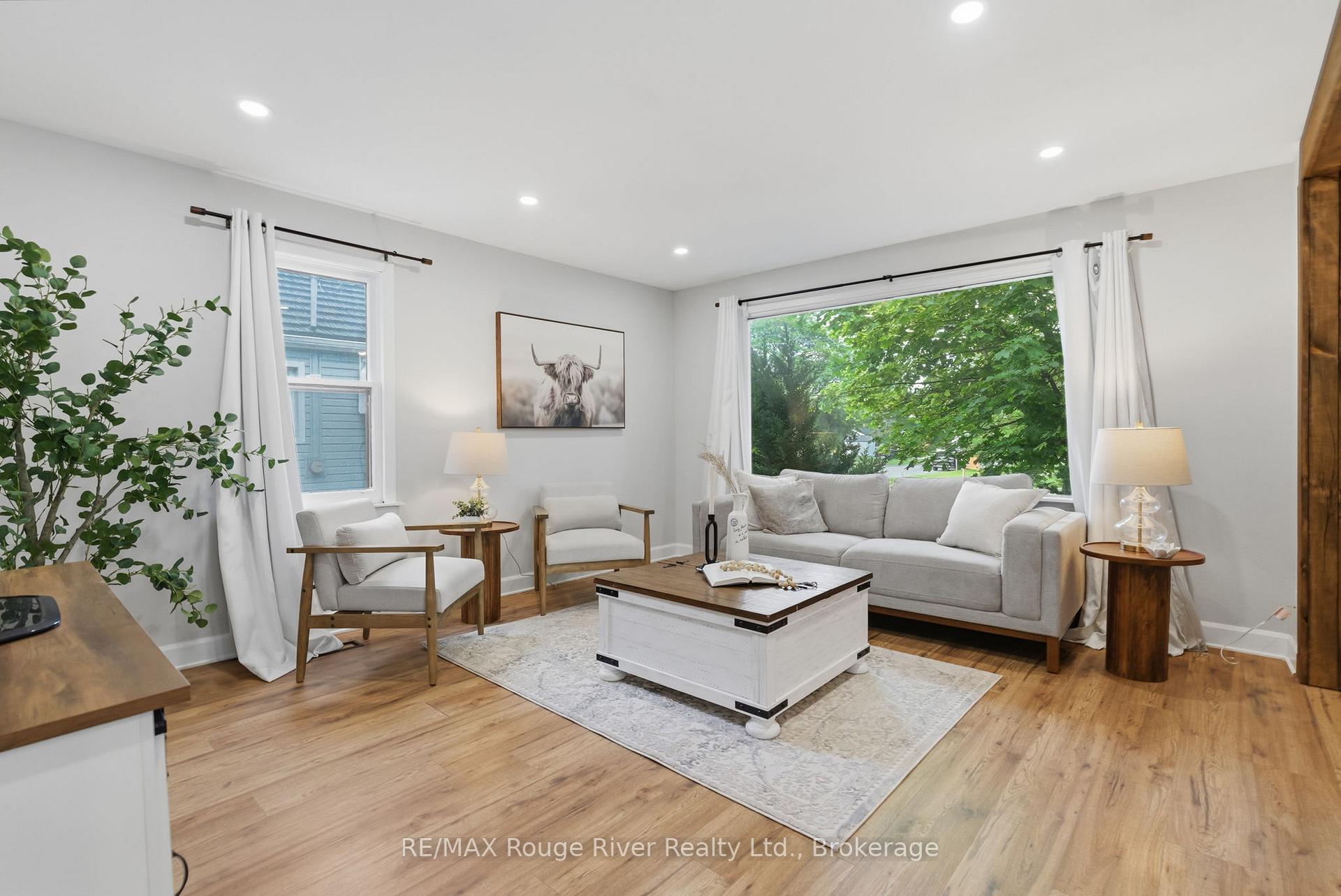 Photo 6 of 152 Wilson Road S, Oshawa, Donevan — HOMEH