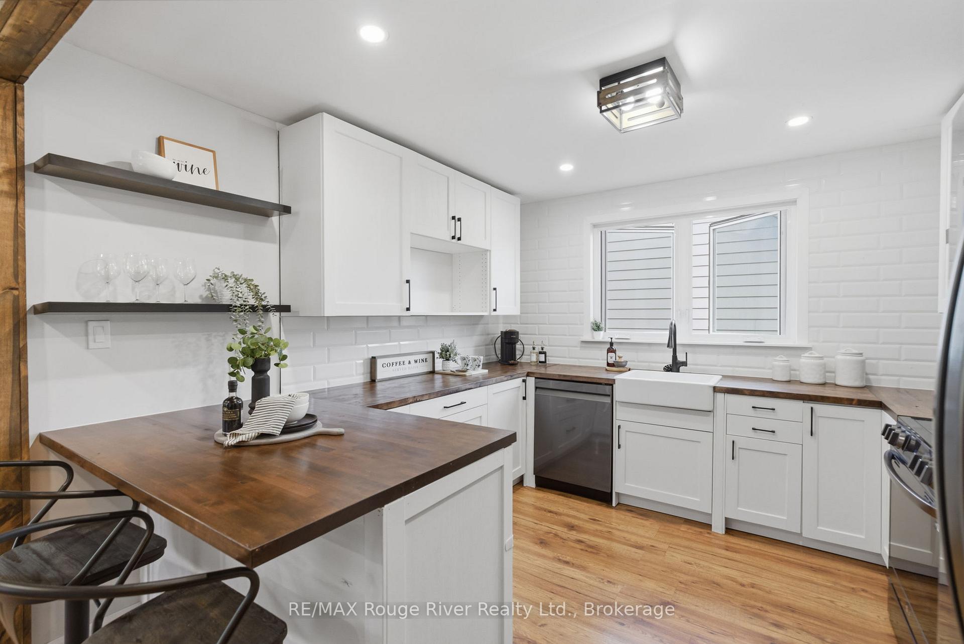 Photo 11 of 152 Wilson Road S, Oshawa, Donevan — HOMEH