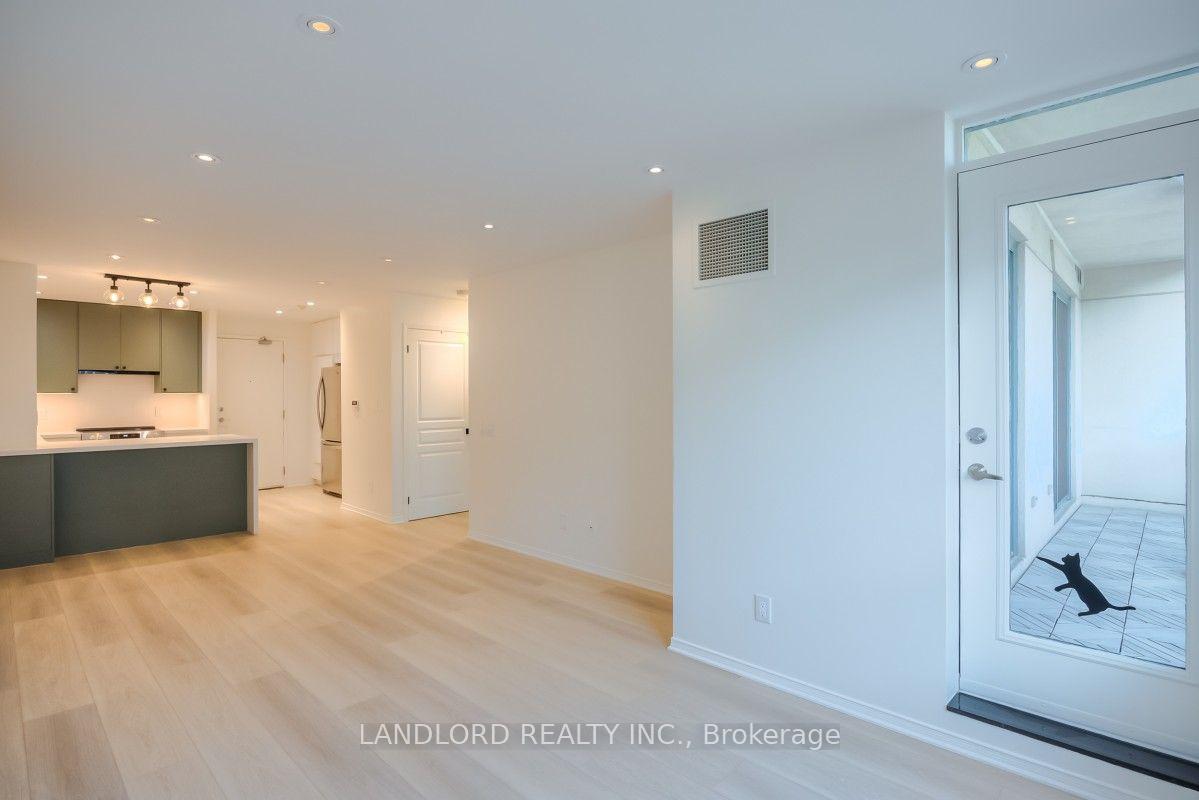 Photo 4 of Unit 512, 1863 Queen Street E, Toronto, The Beaches — HOMEH