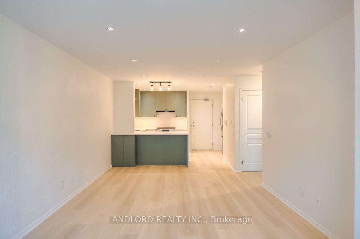 Photo 5 of Unit 512, 1863 Queen Street E, Toronto, The Beaches — HOMEH