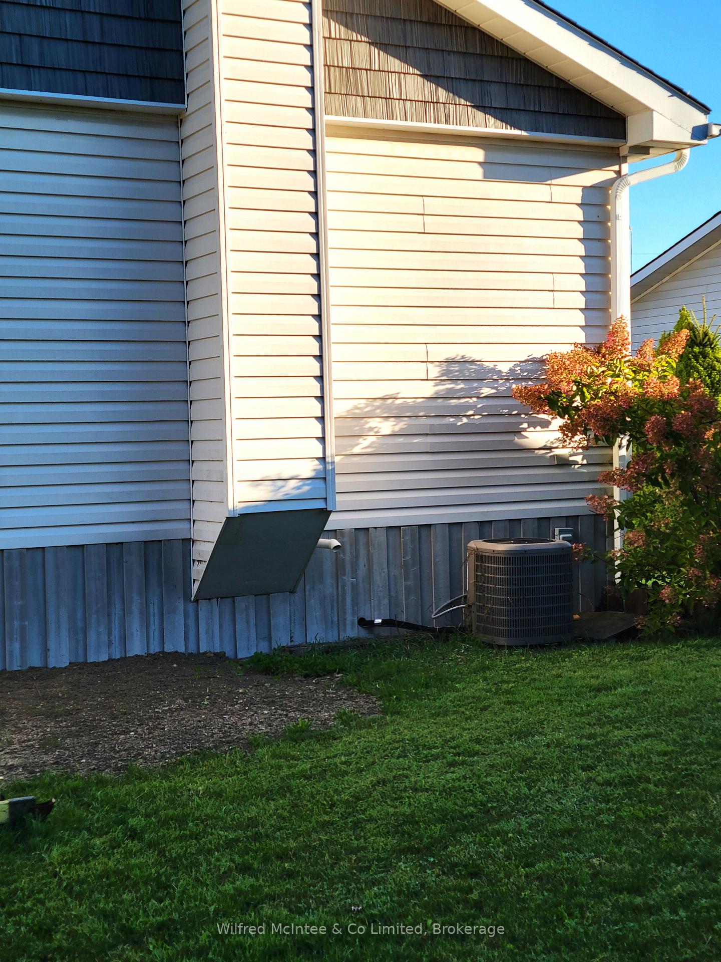 Photo 20 of 104 Meadows Drive, West Grey — HOMEH