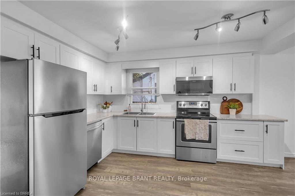 Photo 11 of 74 Eighth Avenue, Brantford, Eagle Place East — HOMEH
