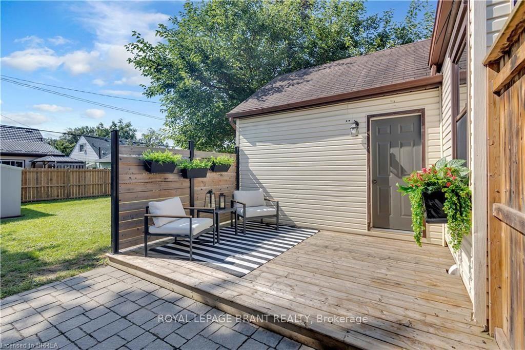Photo 24 of 74 Eighth Avenue, Brantford, Eagle Place East — HOMEH