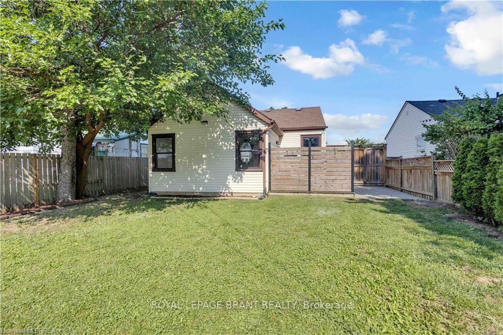 Photo 30 of 74 Eighth Avenue, Brantford, Eagle Place East — HOMEH