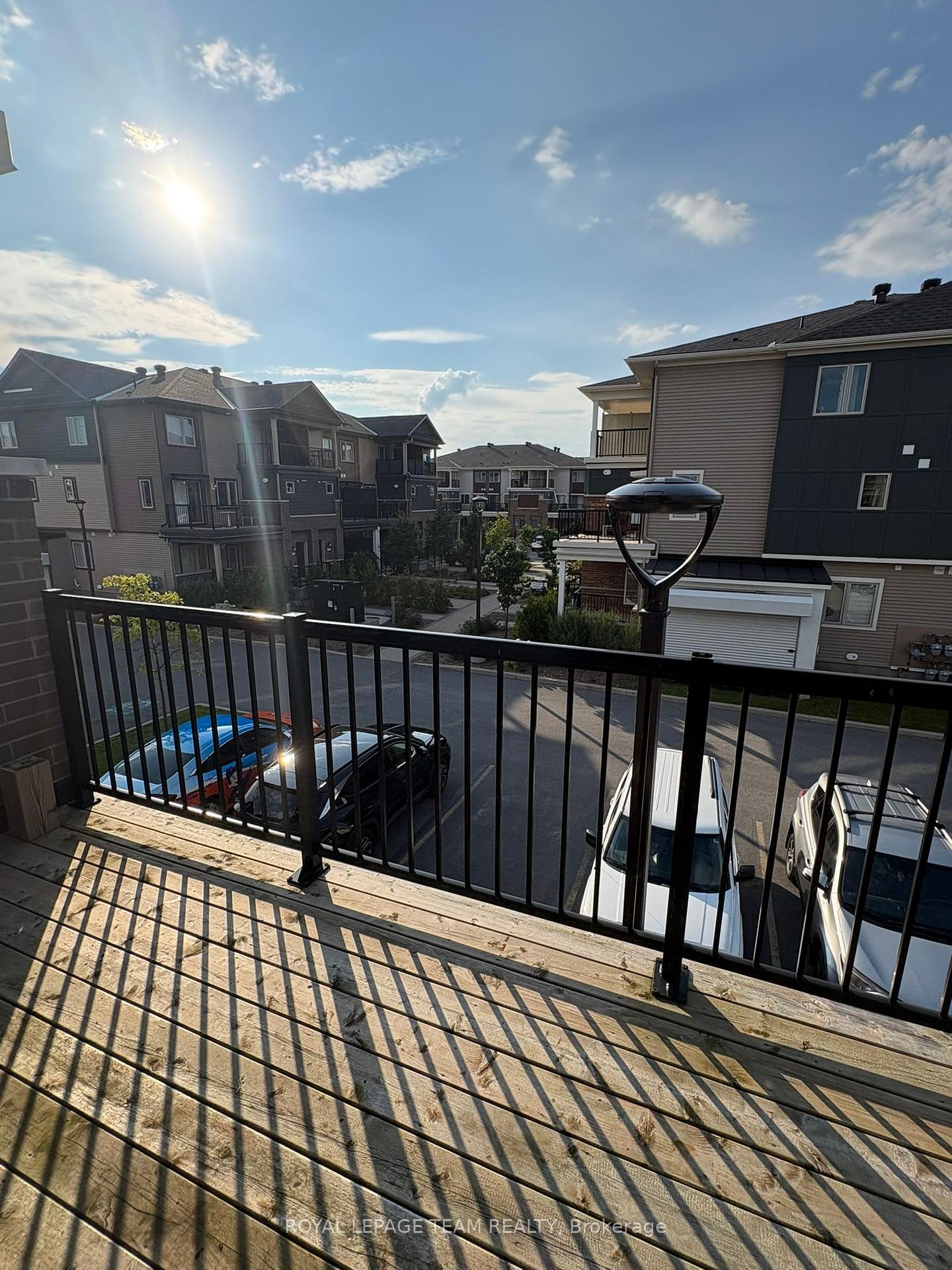 Photo 5 of 312 Pilot Private, Ottawa, Kanata - Emerald Meadows/Trailwest — HOMEH