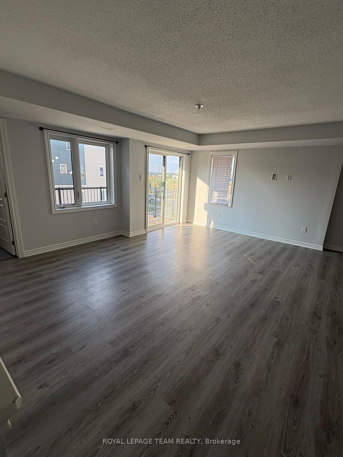 Photo 6 of 312 Pilot Private, Ottawa, Kanata - Emerald Meadows/Trailwest — HOMEH