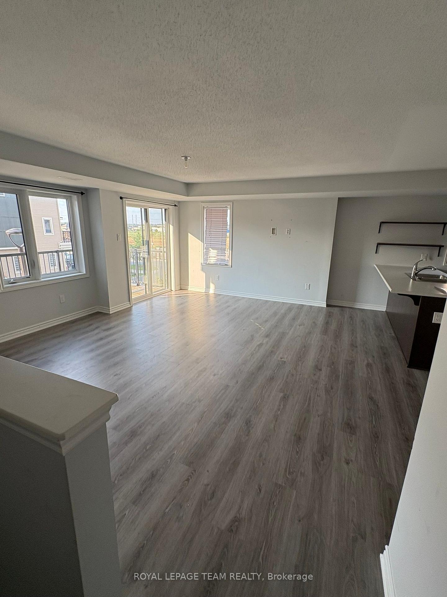 Photo 7 of 312 Pilot Private, Ottawa, Kanata - Emerald Meadows/Trailwest — HOMEH