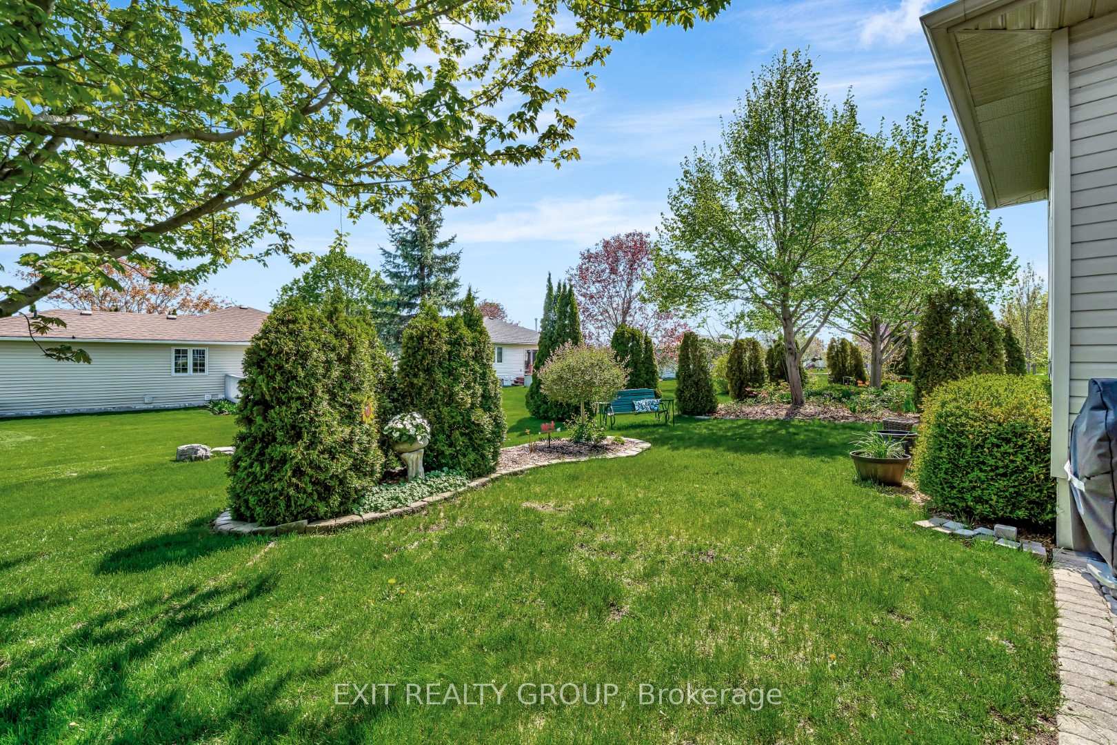Photo 49 of 12 Aletha Drive, Prince Edward County, Wellington — HOMEH