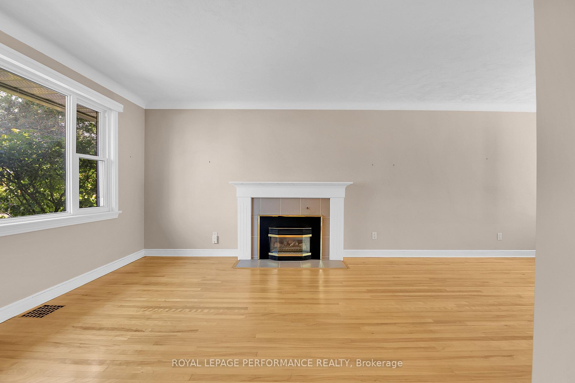 Photo 7 of 166 Winther Avenue, Ottawa, Applewood Acres — HOMEH