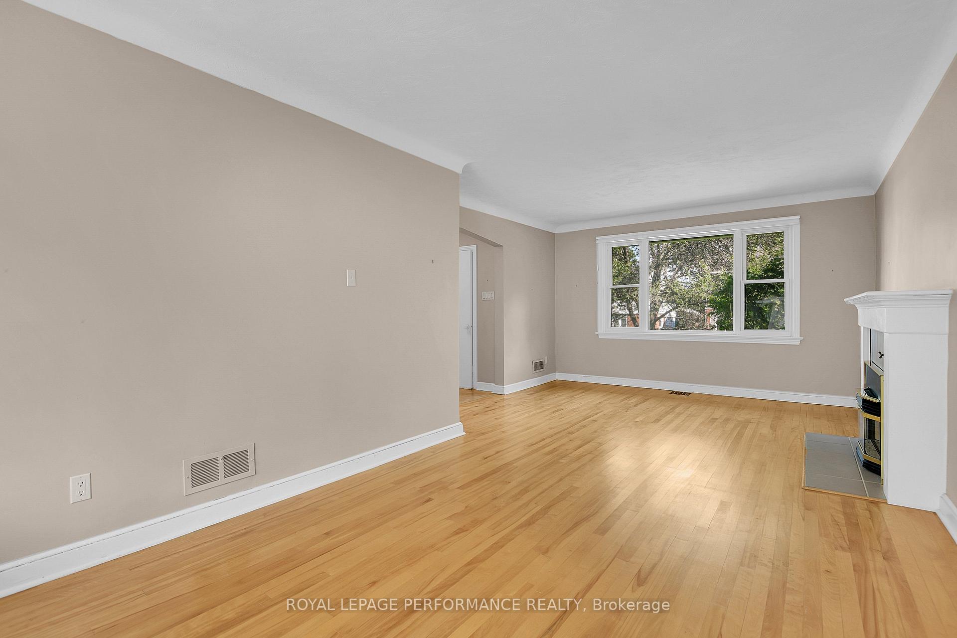 Photo 11 of 166 Winther Avenue, Ottawa, Applewood Acres — HOMEH