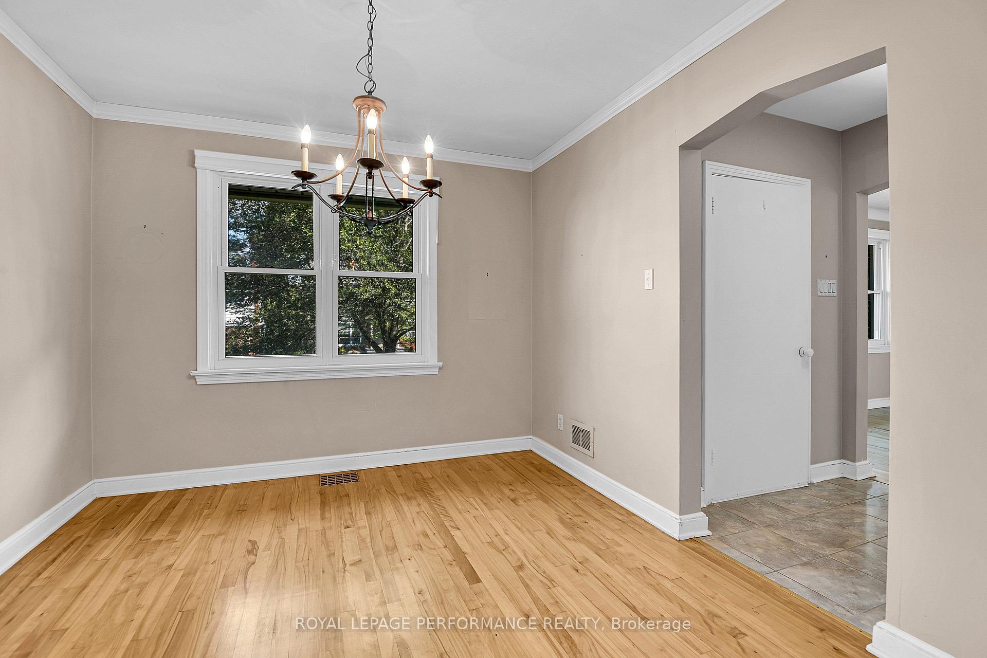 Photo 13 of 166 Winther Avenue, Ottawa, Applewood Acres — HOMEH