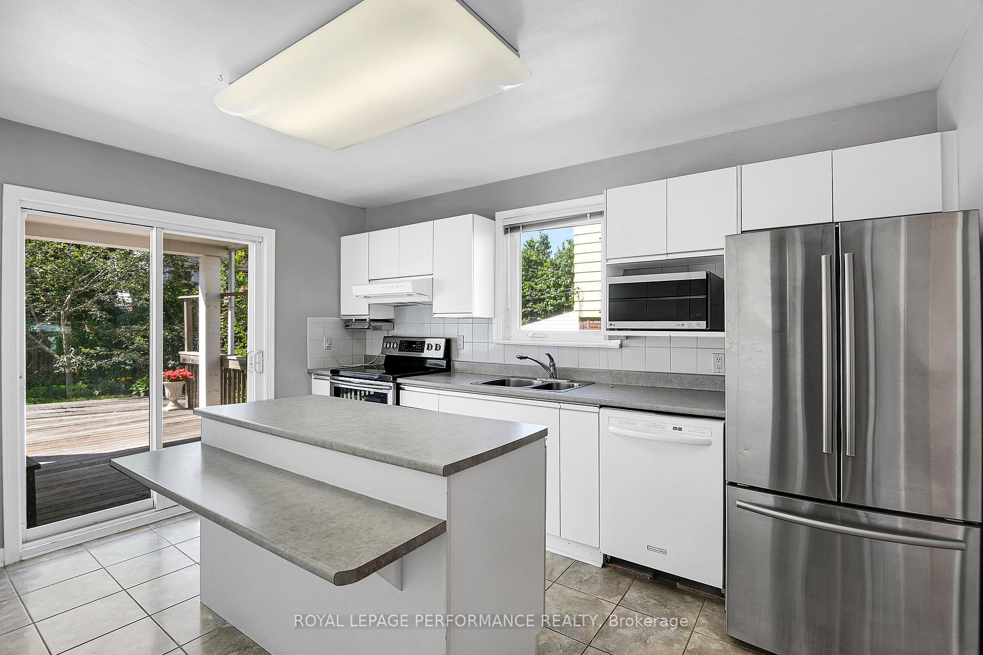 Photo 15 of 166 Winther Avenue, Ottawa, Applewood Acres — HOMEH