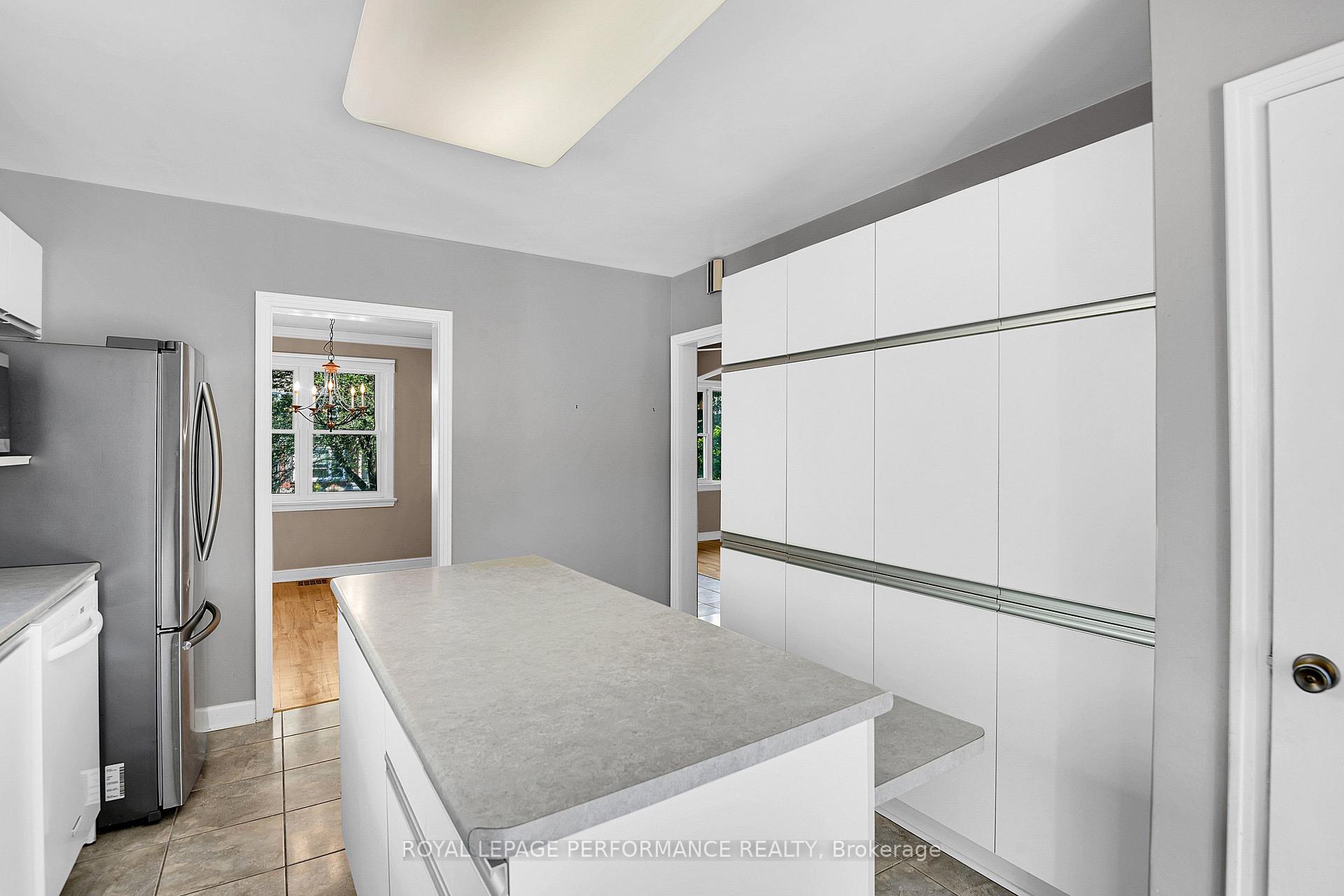Photo 16 of 166 Winther Avenue, Ottawa, Applewood Acres — HOMEH