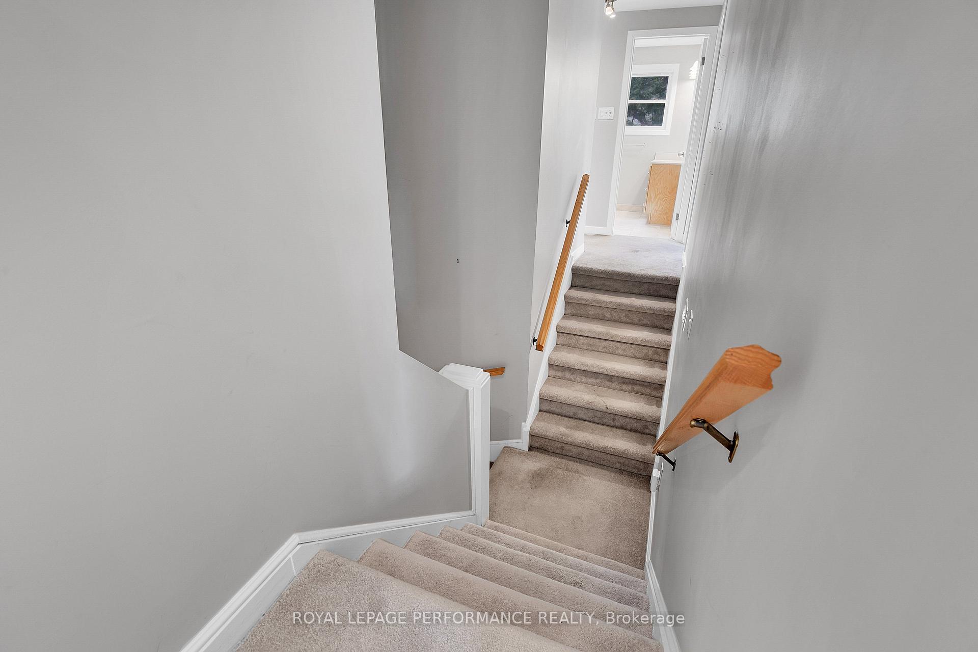 Photo 17 of 166 Winther Avenue, Ottawa, Applewood Acres — HOMEH