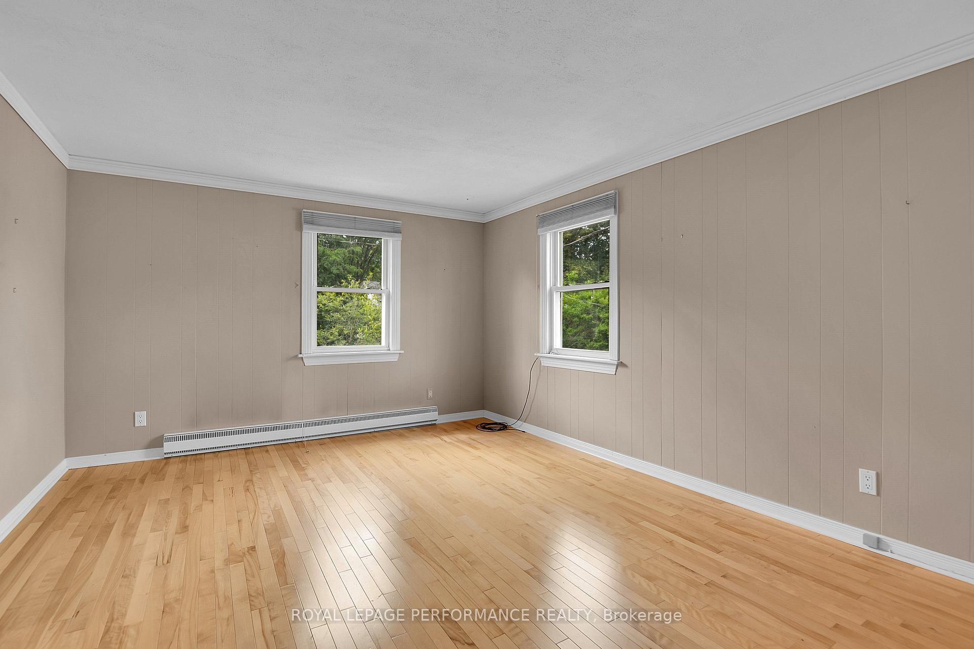 Photo 23 of 166 Winther Avenue, Ottawa, Applewood Acres — HOMEH