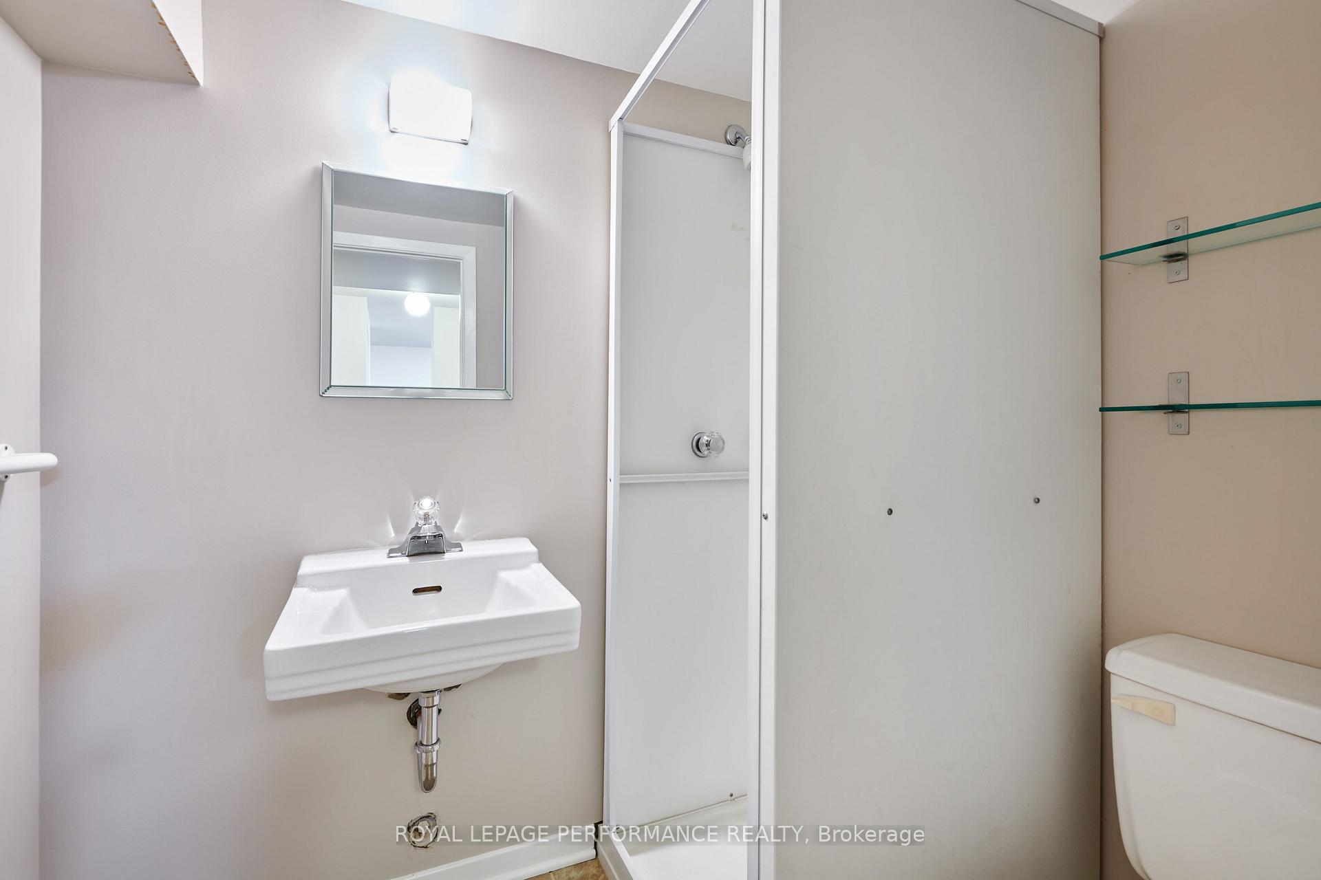 Photo 33 of 166 Winther Avenue, Ottawa, Applewood Acres — HOMEH