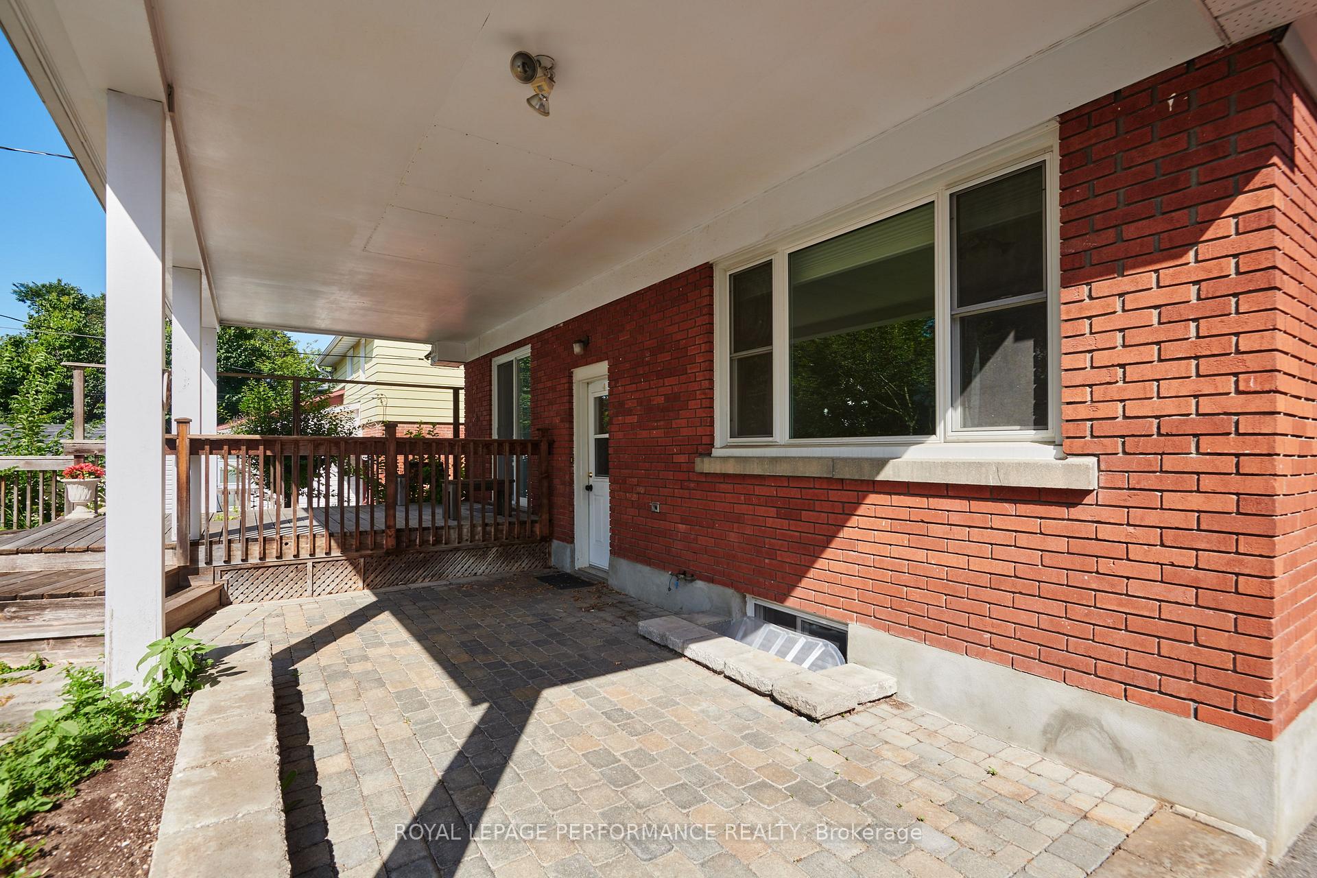 Photo 37 of 166 Winther Avenue, Ottawa, Applewood Acres — HOMEH