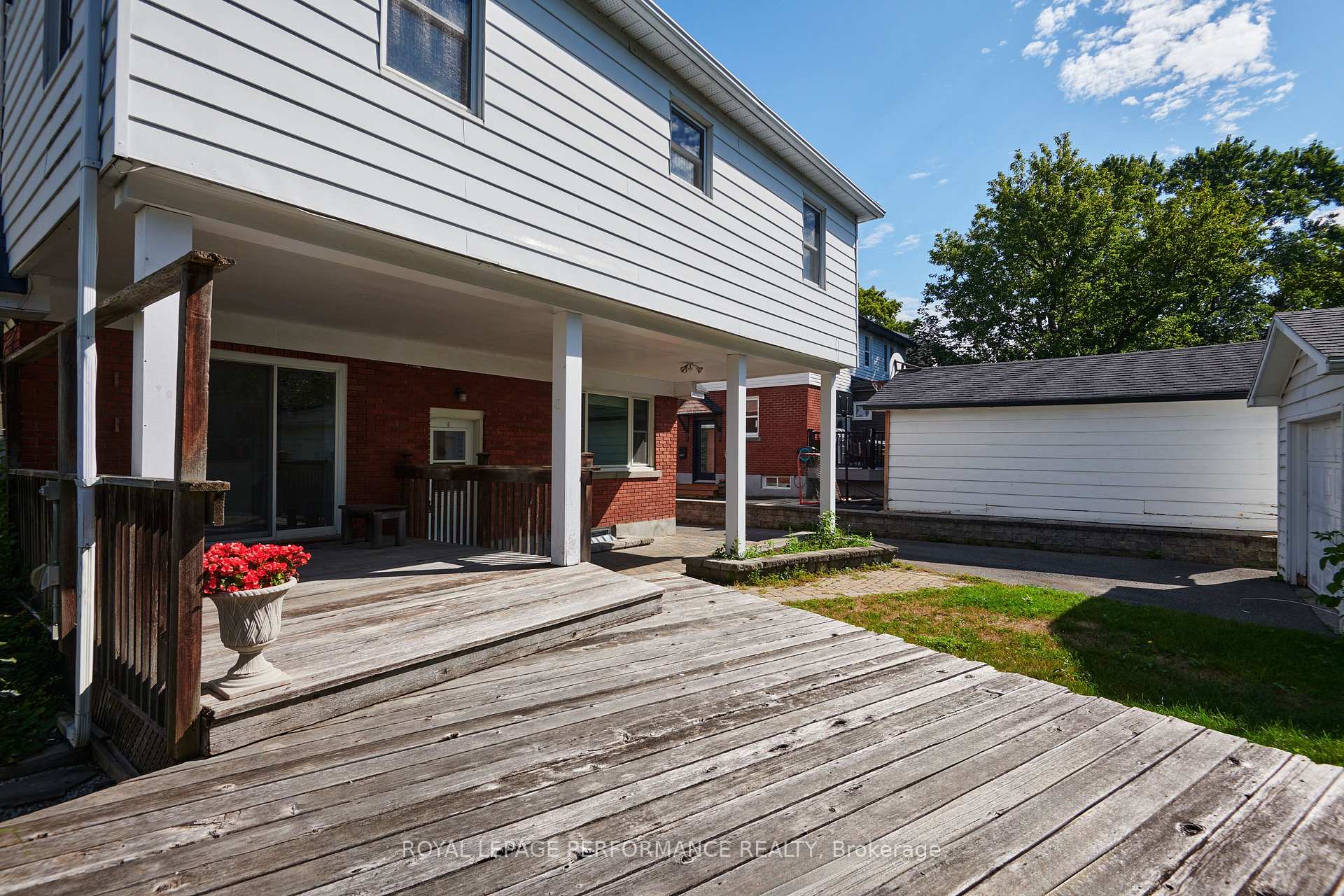 Photo 38 of 166 Winther Avenue, Ottawa, Applewood Acres — HOMEH